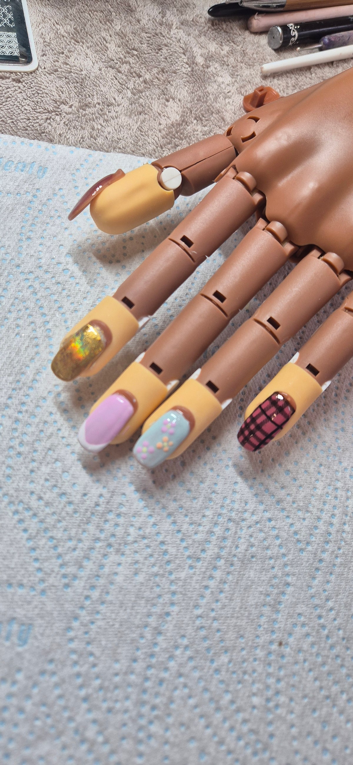 Teen Beauty & Nail Masterclass (age 12+)